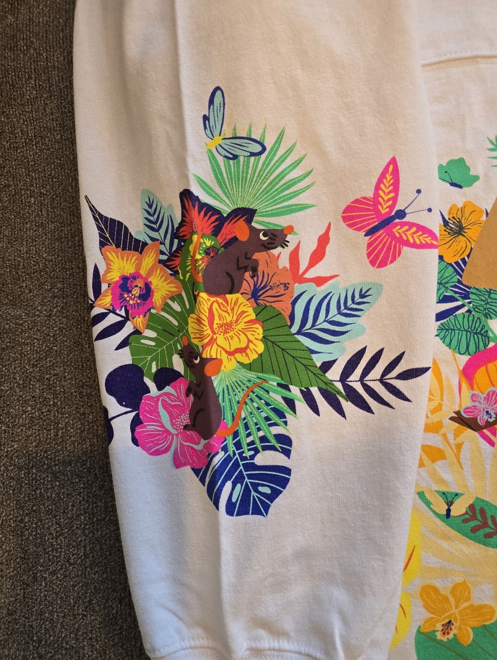 Disney Encanto Maribel & Burno NWT White Jersey Top . XS, S, M, L, XL, 2XL & 3XL - Picture 4 of 4
